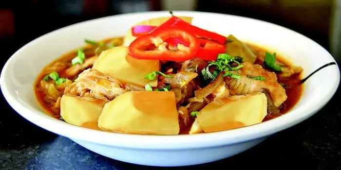 Bạn có thể thêm cao hồng sâm vào các món ăn để tăng hương vị và bồi bổ 